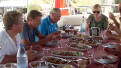 Lunch auf dem Schiff / &copy; Monika Wei&szlig;