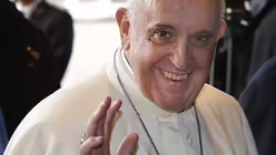 Franziskus beim Europarat in Stra&szlig;burg (dpa)