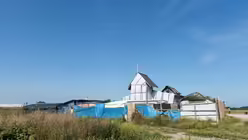 Äthiopisch-orthodoxe Kirche im Flüchtlingslager im französischen Calais / ©  Elisabeth Schomaker (KNA)