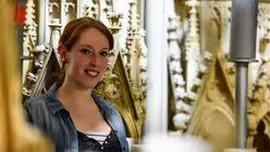 Tanja Pinkale, Steinmetzin der Dombauhütte Köln. / © Opitz (KNA)