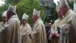 Kardin&auml;le vor dem Einzug (DR)