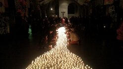 Die Lichter ziehen sich durch die Kirche / © Hartmann (DR)