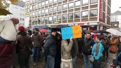 B&uuml;ndnisse in K&ouml;ln demonstrieren gegen "Hogesa"-Versammlung / &copy; Sebastian Witte (DR)