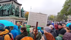 Bündnisse in Köln demonstrieren gegen "Hogesa"-Versammlung / © Sebastian Witte (DR)