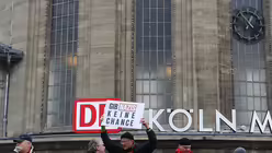 B&uuml;ndnisse in K&ouml;ln demonstrieren gegen "Hogesa"-Versammlung / &copy; Sebastian Witte (DR)