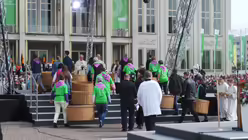 Fronleichnams-Messfeier auf dem Augustusplatz (DR)