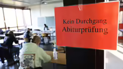 Abitur in Corona-Zeiten / &copy; Oliver Berg (dpa)