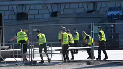 In Berlin beginnen Abbauarbeiten / &copy; Paul Zinken (dpa)