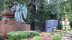 Allerheiligen auf dem Friedhof / &copy; Beatrice Tomasetti (DR)