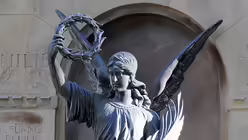 Allerheiligen auf dem Friedhof / &copy; Beatrice Tomasetti (DR)