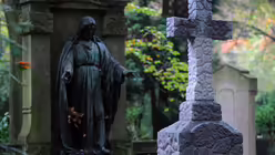 Allerheiligen auf dem Friedhof / &copy; Beatrice Tomasetti (DR)