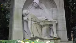 Allerheiligen auf dem Friedhof / &copy; Beatrice Tomasetti (DR)