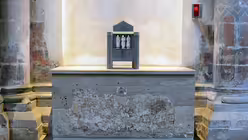 Alles ist schlicht und karg in Groß St. Martin - auch der Tabernakel auf einem Seitenaltar. / © Beatrice Tomsetti (DR)