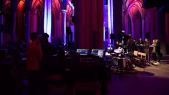 Vor der Vigilfeier wird noch einmal geprobt / &copy; Marion Sendker (DR)