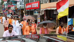 Anl&auml;sslich des Todestags des Gr&uuml;nders der Syro-Malankarischen Kirche Mar Ivanios pilgern jedes Jahr tausende von Menschen 150km bis nach Trivandrum / &copy; Nadim Ammann (Erzbistum K&ouml;ln)