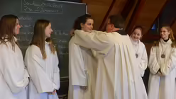 Ann-Sophie Ganter geh&ouml;rt zu den S&auml;ngerinnen, denen Chorleiter Sperling f&uuml;r ihre Treue dankt / &copy; Beatrice Tomasetti (DR)