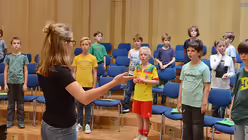 Anna Goeke lernt bei der Arbeit mit den Knaben des Domchores viel f&uuml;r die Praxis. / &copy; Beatrice Tomasetti (DR)