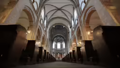 In der Kirche St. Aposteln fand der Trauergottesdienst statt / © Oliver Berg (dpa)