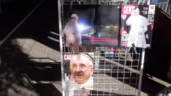 Mittlerweile kennen auch die Zeitschriften in Argentinien kein anderes Thema mehr / &copy; Johannes M&auml;ling (DR)