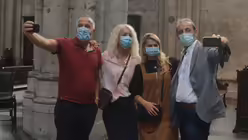 Auch bei Selfies heißt es, die Maske aufzubehalten / © Beatrice Tomasetti (DR)