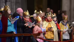 Auch an der Kommunionbank dürfen bei der Aussendungsfeier Kinder stehen / © Beatrice Tomasetti (DR)