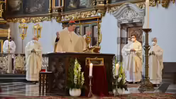 Auch die Leiter der beiden Priesterseminare im Erzbistum K&ouml;ln, Romano Christen und Msgr. Salvador Pane, gedenken des Jesuiten Canisius / &copy; Beatrice Tomasetti (DR)