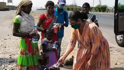 Auch viele Kinder sind nun über Tage und Wochen ohne Nahrung und Trinkwasser unterwegs. / © Rescue Foundation (privat)