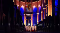 Aussetzung des Allerheiligsten und Anbetung / &copy; Ina Rottscheidt (DR)