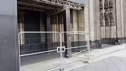 Bauzaun an der Nordseite / &copy; Mathias Peter (DR)