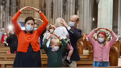 Beim gemeinsamen Singen und Beten wird es nie langweilig. / &copy; Beatrice Tomasetti (DR)