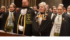 Beim ökumenischen Gottesdienst mit dabei sind auch die "Hellige Knäächte un Mägde" aus Lyskirchen. / © Tomasetti (DR)