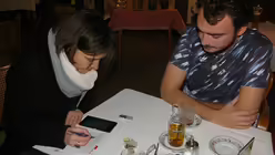 Die Botschaft aus Syrien wird übersetzt / © Angela Krumpen (DR)