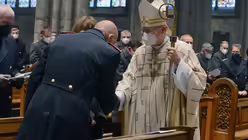 Bischof Overbeck begrüßt Brigadegeneral Richard Frevel. / © Beatrice Tomasetti (DR)