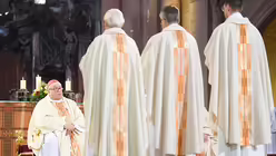 Bischofsweihe in Mainz  / &copy; Arne Dedert (dpa)