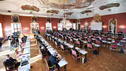 Blick in den Sitzungssaal / © Arne Dedert (dpa)