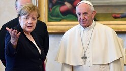 Angela Merkel besucht Papst Franziskus / © Ettore Ferrari (dpa)
