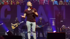 Chris Lass ist nicht nur S&auml;nger, sondern auch Komponist und Produzent / &copy; Beatrice Tomasetti  (DR)