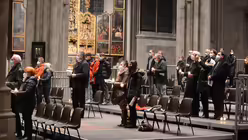 Coronabedingt nur wenige Besucher im Kölner Dom / © Beatrice Tomasetti (DR)