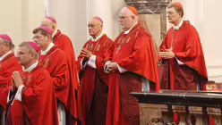 Weihbischof Dominikus Schwaderlapp (v.l.),  Erzbischof Stephan Burger, Bischof Heinz Josef Algermissen, Erzbischof Rainhard Kardinal Marx, Erzbischof Rainer Maria Kardinal Woelki / &copy; Martin Biallas (DR)