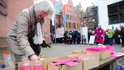 Demonstration vor dem Kaiserdom / © Ottersbach (DR)