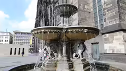 Der 1870 geschaffene Petrusbrunnen kam 1999 ins Depot und kehrte 2010 zur&uuml;ck. / &copy; Melanie Trimborn (DR)