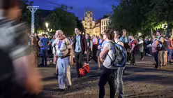 Der Abend der Begegnungen verteilt sich über die ganze Innenstadt. / © Julia Steinbrecht (KNA)