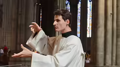 Der Beruf des Kirchenmusikers sei unfassbar vielseitig, findet der 26-Jährige. / © Beatrice Tomasetti (DR)