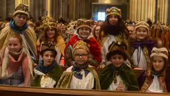 Der Dom ist bis auf den letzten Platz besetzt / © Beatrice Tomasetti (DR)