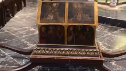 Der Heilige Pancratius wird als dritter Heiliger durch die Straßen getragen. / © Tomasetti (DR)