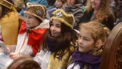 Der Kardinal hat an diesem Vormittag aufmerksame Zuh&ouml;rer / &copy; Beatrice Tomasetti (DR)