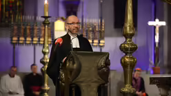 In der katholischen Kirche St. Aposteln predigt jeweils der Gast: Präses Manfred Rekowski. / © Beatrice Tomasetti (DR)