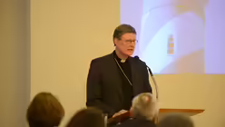 Der K&ouml;lner Erzbischof f&uuml;hlt sich durch das Papstschreiben an die Gl&auml;ubigen in Deutschland, aus dem er zitiert, ermutigt. / &copy; Tomasetti (DR)