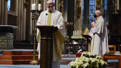 Der Leitende Militärdekan Msgr. Rainer Schnettker bei der Begrüßung. / © Beatrice Tomasetti (DR)