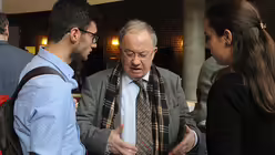 Der Politikwissenschaftler Prof. Roy ist ein gefragter Gesprächspartner / © Beatrice Tomasetti (DR)